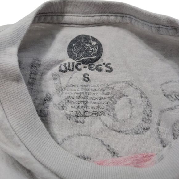 Buc-ee's Shirt Size Small "Some Buc-ee Loves Me!" Hearts Love Graphic Print Tee - Picture 7 of 7